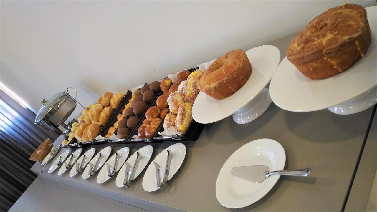 Hotel H2 Congonhas Congonhas  Exterior foto A selection of bread and pastries